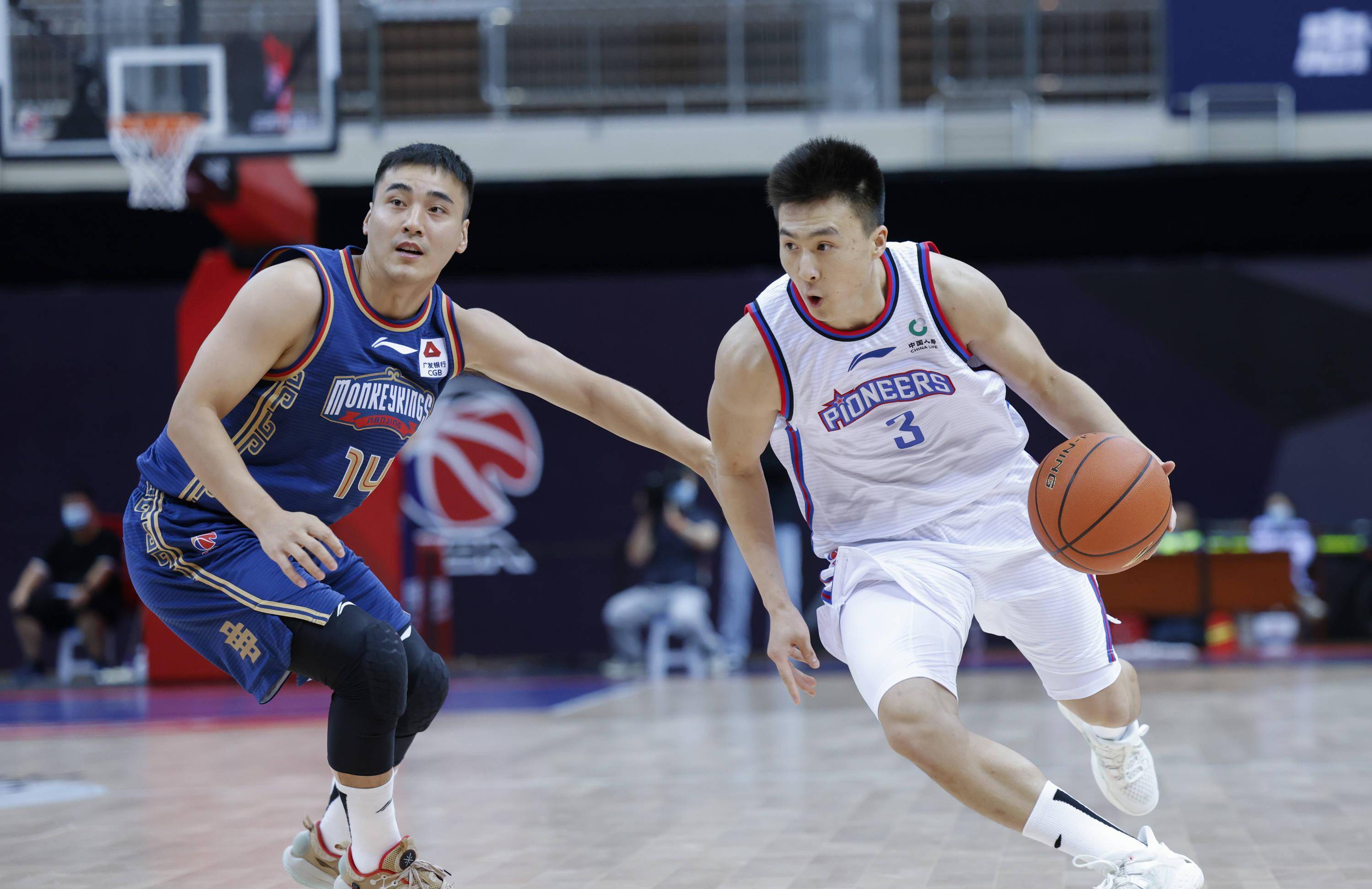 华体会HTH平台关于转会期CBA季后赛传出新动向，法兰克福造点机会，管理层表态：更衣室稳定，更衣室氛围转暖的信息